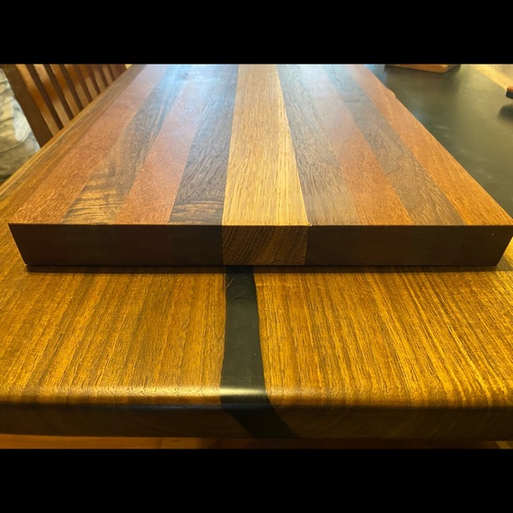 Handcrafted cutting board made with oak, black walnut, and mahogany - Picture 9 of 11